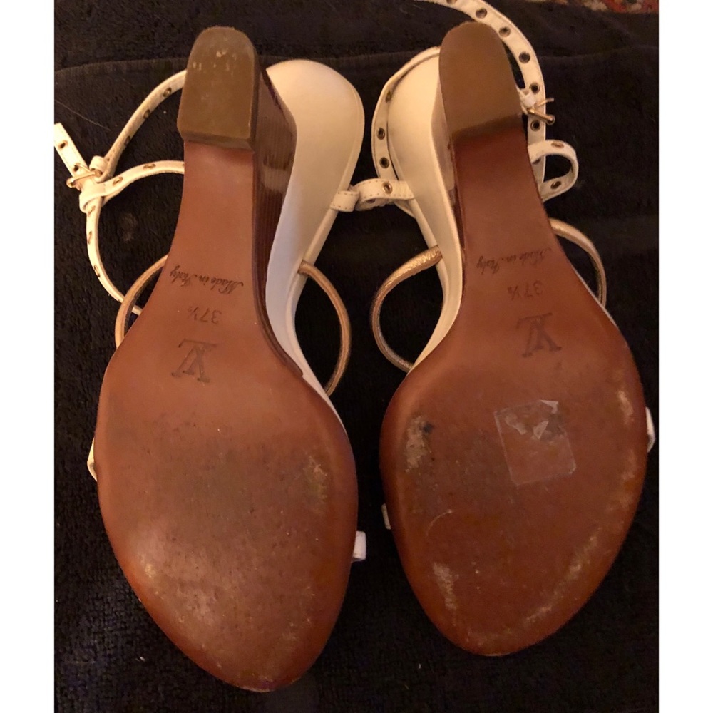 Louis Vuitton Gold & White Vintage T-Strap - Picture 6 of 7